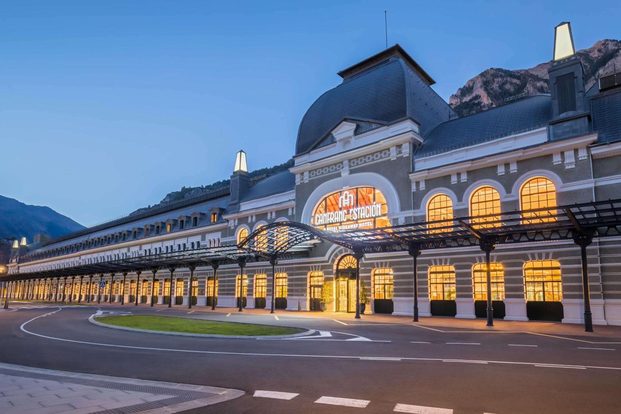 Canfranc Estacion, A Royal Hideaway Hotel - Gran Lujo Экстерьер фото